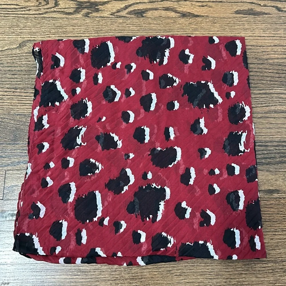 Calvin Klein 36x73 Inch Thin Printed Breathable Summer Neck Scarf Head Wrap